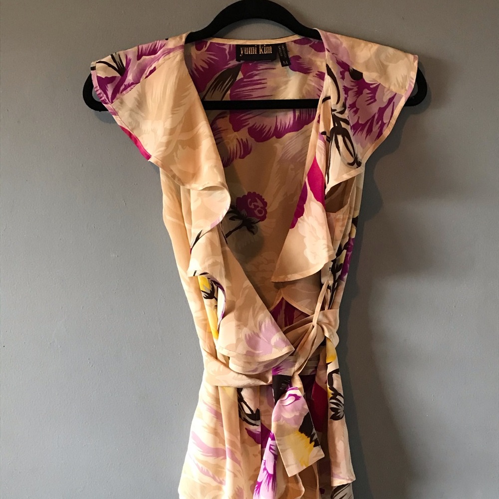 Yumi Kim Silk Floral Wrap Blouse size Medium - Picture 1 of 5